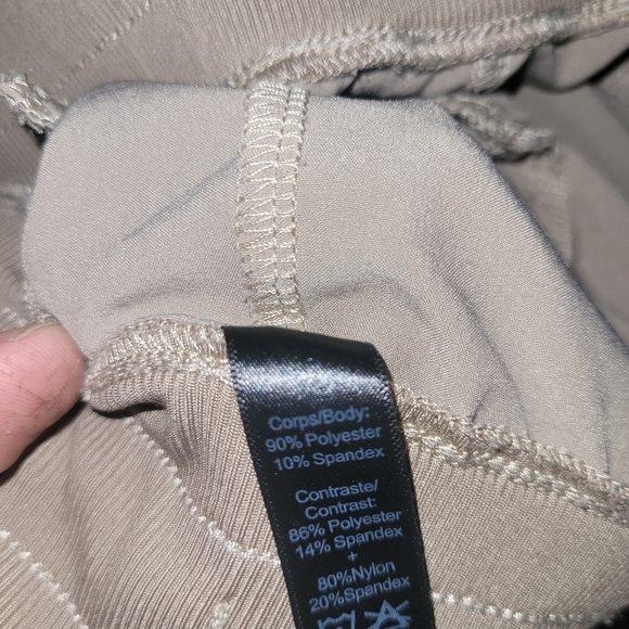 Kyodan Activewear Cropped Capris in Cream XS - Picture 3 of 4